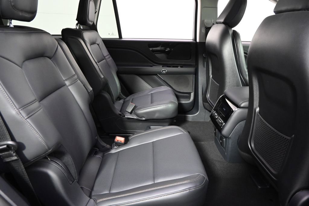 New 2026 Lincoln Aviator AWD image 18