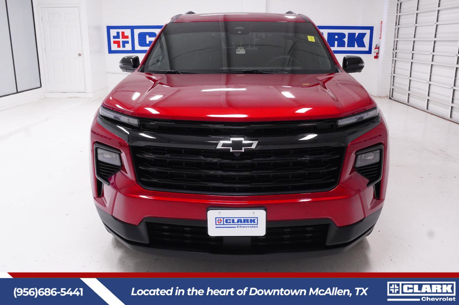 Used 2024 Chevrolet Traverse LT w/ Midnight/Sport Edition image 2