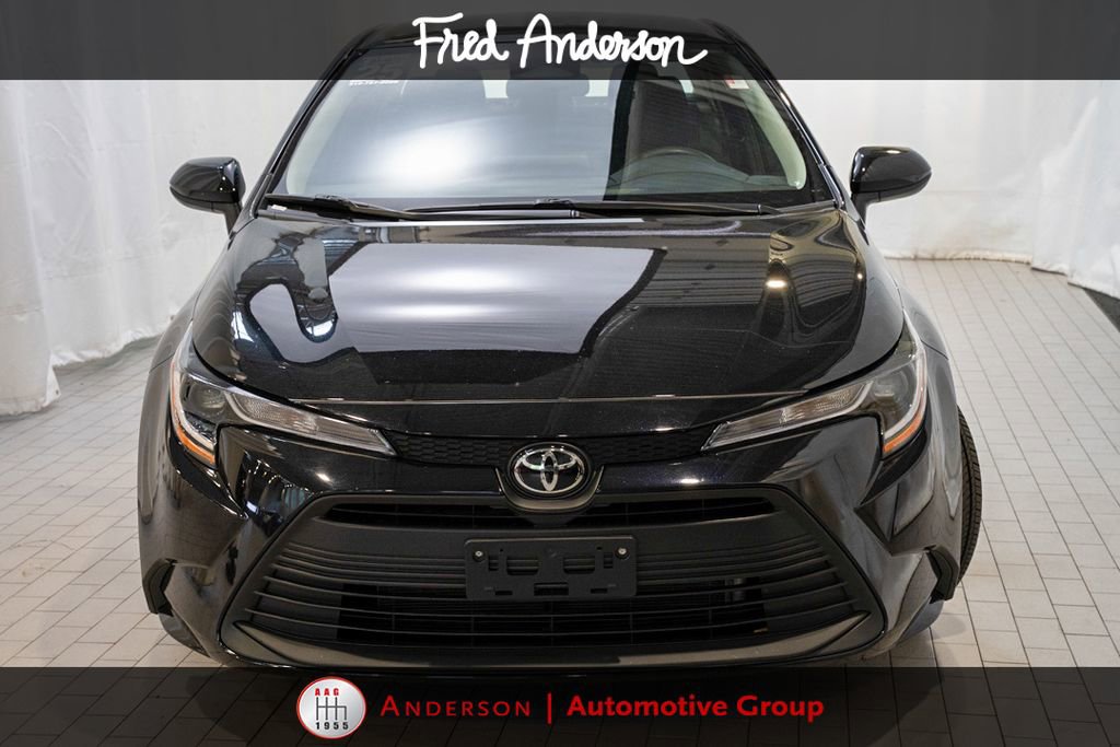 Used 2025 Toyota Corolla LE FWD image 2