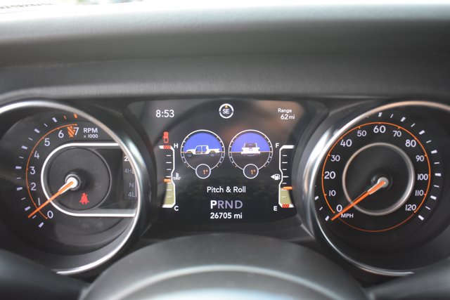 Used 2023 Jeep Gladiator Overland w/ Cold Weather Group AWD/4WD image 20