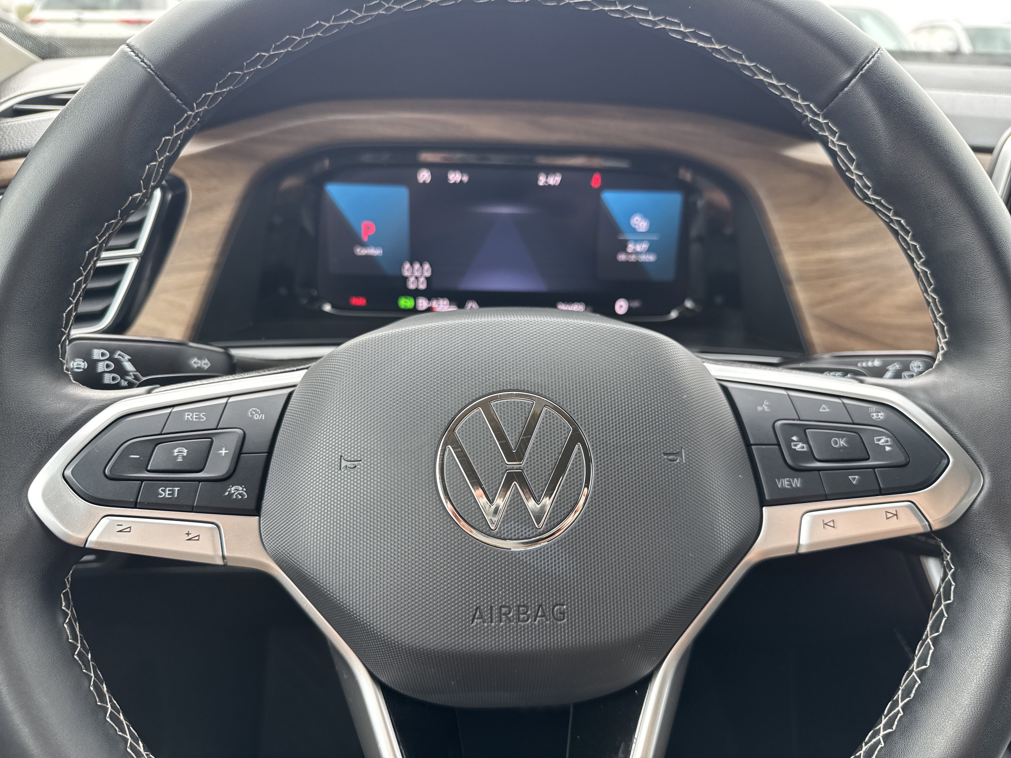 Used 2025 Volkswagen Atlas SE image 10