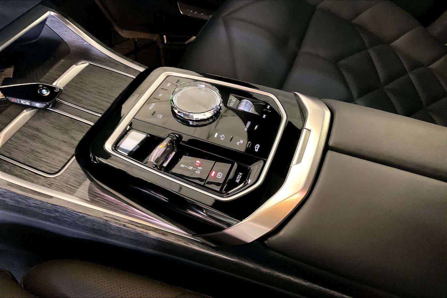 Certified 2023 BMW 740i RWD image 15
