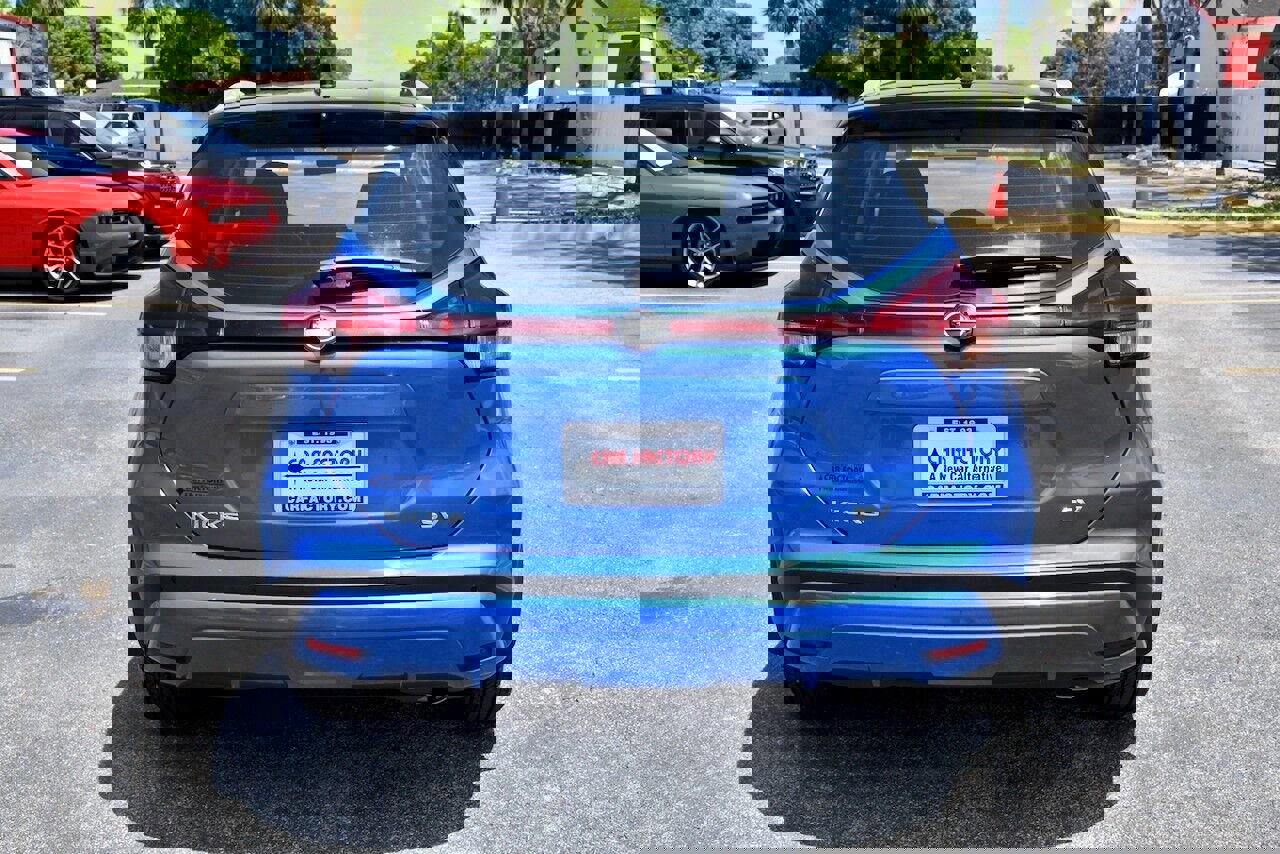 Used 2024 Nissan Kicks SV image 5