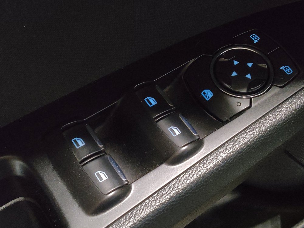 Used 2017 Ford Fusion SE w/ Fusion SE Technology Package FWD image 27