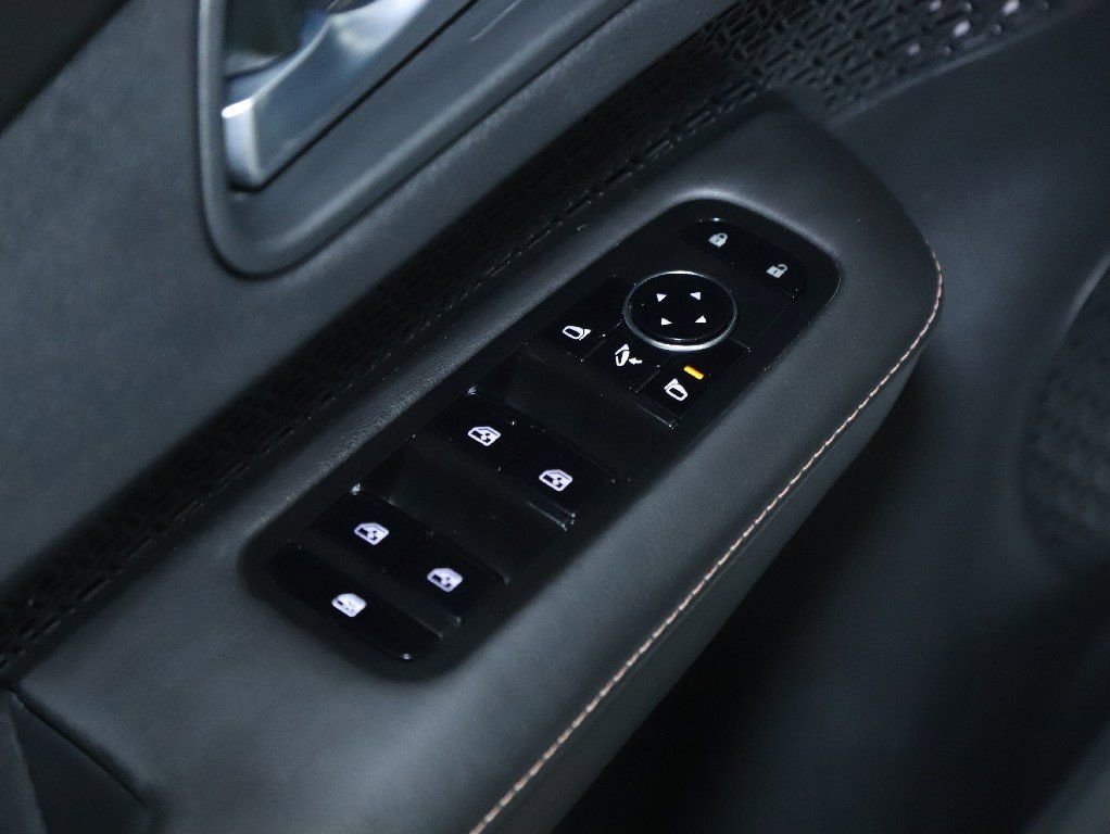 Certified 2024 Nissan Ariya EVOLVE+ e-4ORCE image 19