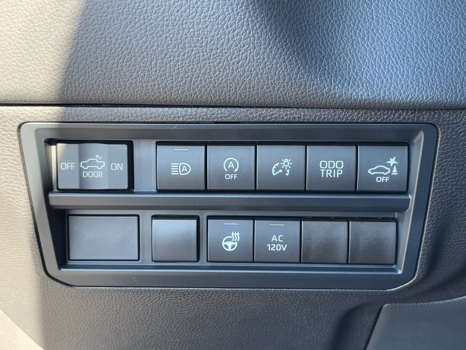 Used 2025 Toyota Tundra Limited image 28