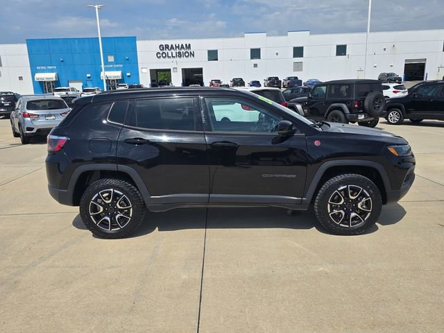 Used 2025 Jeep Compass Trailhawk image 15