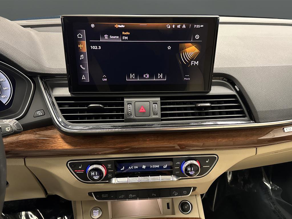 Used 2023 Audi Q5 e Premium Plus w/ Premium Plus Package image 9