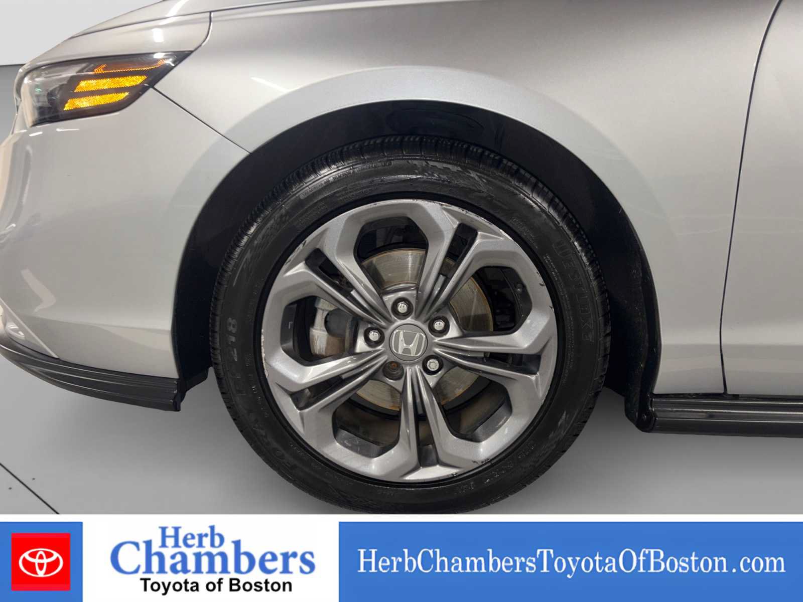 Used 2023 Honda Accord EX image 4