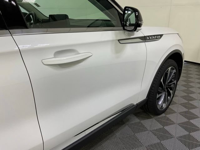 Used 2026 Lincoln Aviator Reserve AWD/4WD image 6