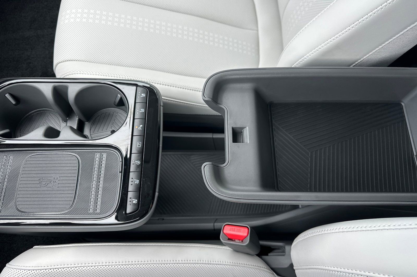 Used 2025 Hyundai Ioniq 5 Limited image 33