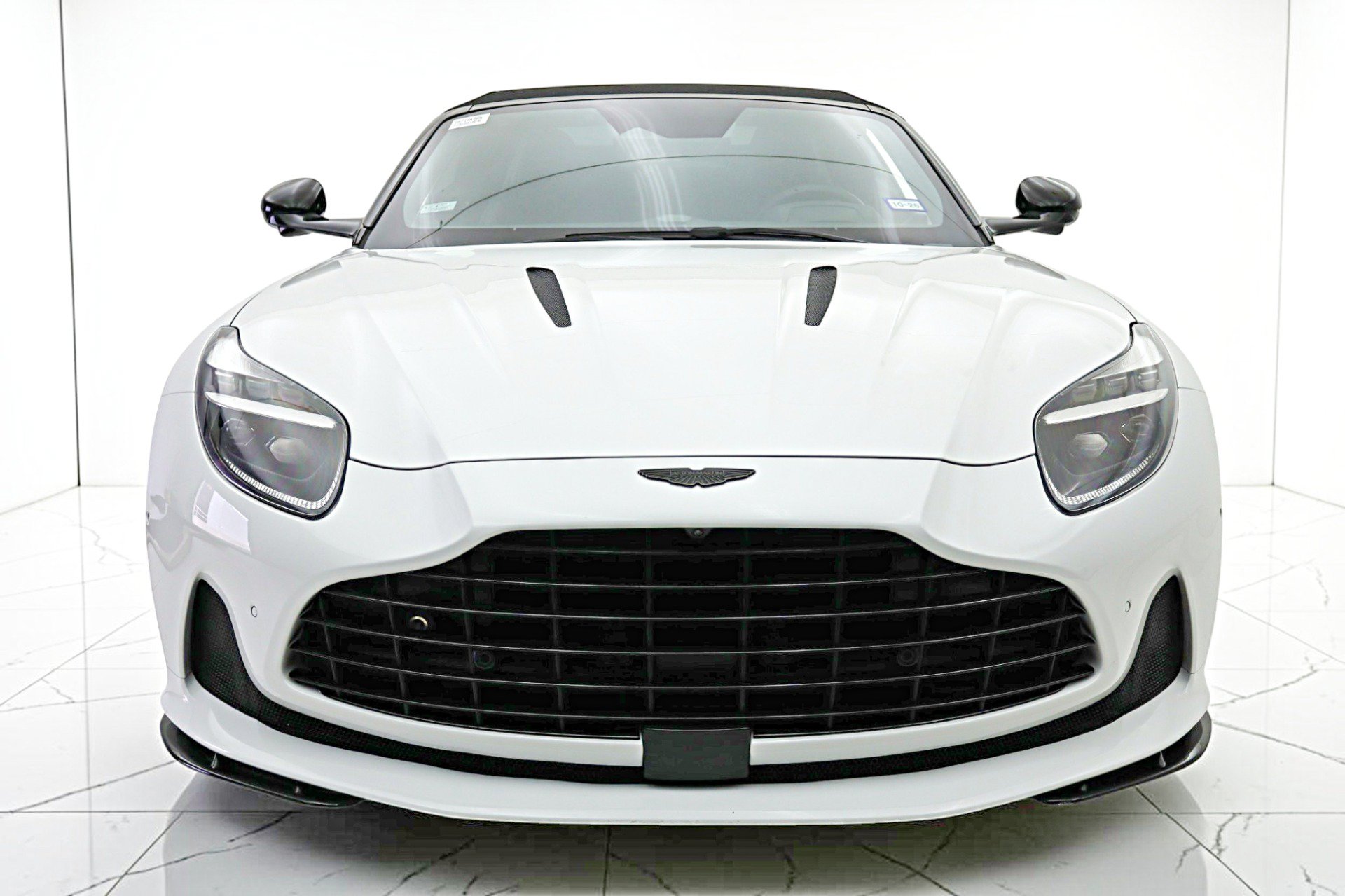 Used 2024 Aston Martin DB12 Convertible RWD image 32
