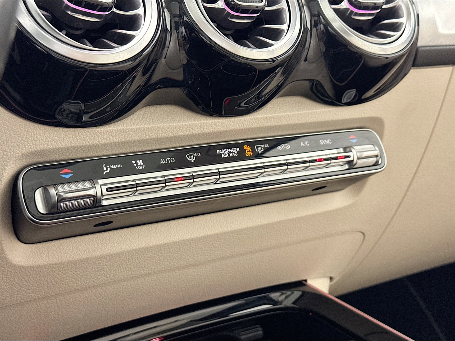 Certified 2022 Mercedes-Benz GLB 250 image 16