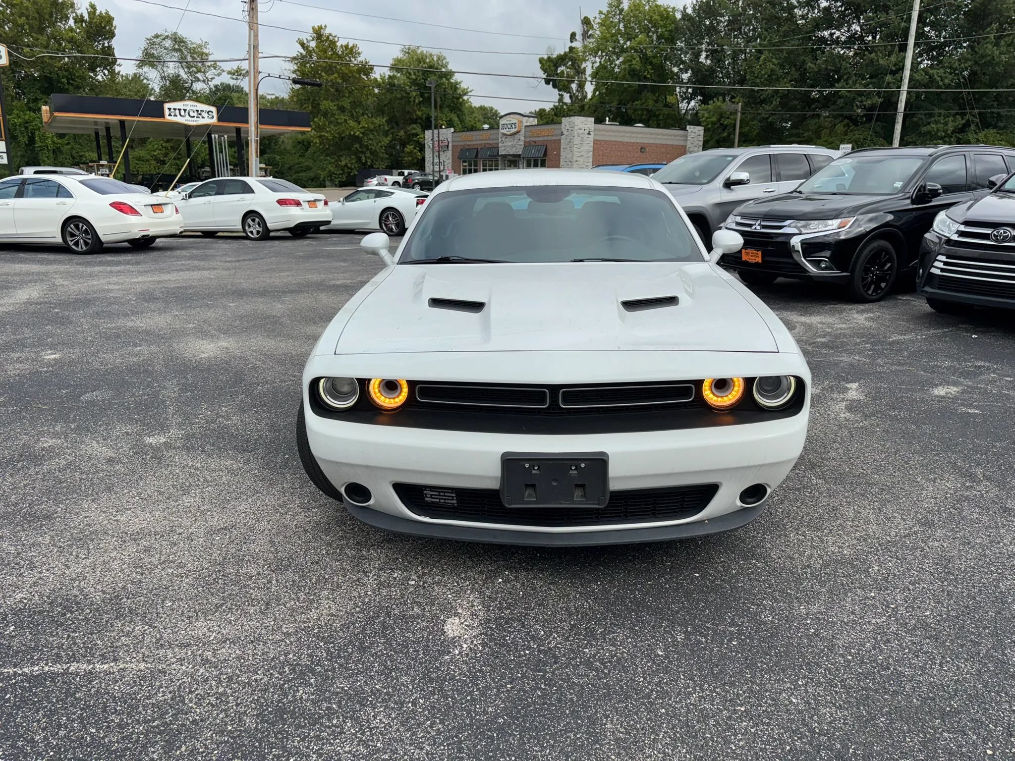 Used 2017 Dodge Challenger SXT RWD image 3