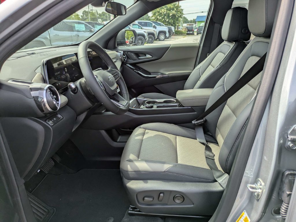 New 2026 Chevrolet Equinox LT w/ Convenience Package II FWD image 21