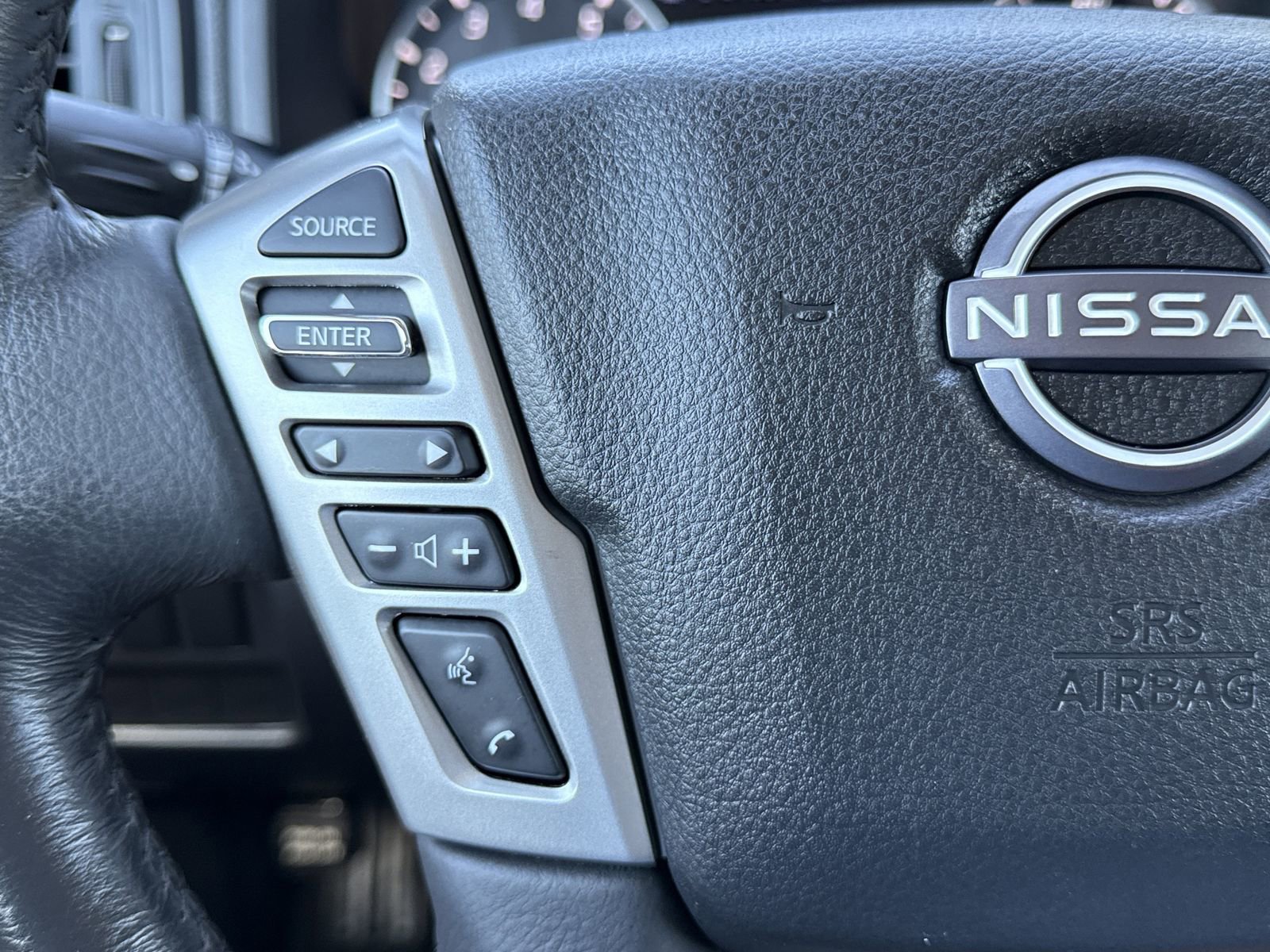 Used 2024 Nissan Titan SV w/ SV Convenience Package image 19