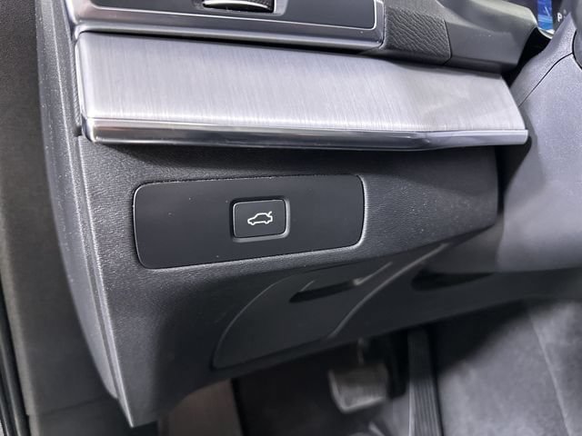 Used 2024 Volvo XC90 B5 Core AWD/4WD image 18