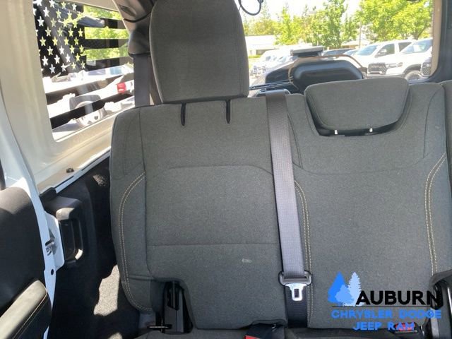 Used 2025 Jeep Wrangler Unlimited Sahara AWD/4WD image 18