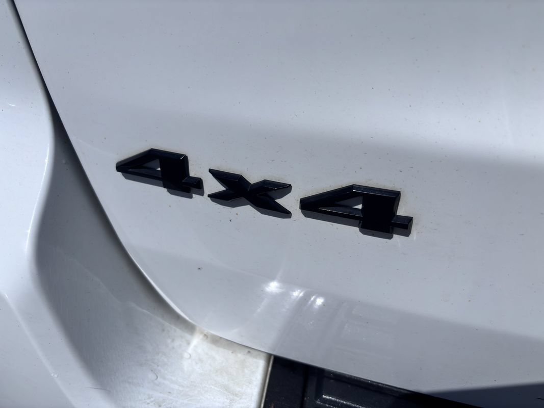 Used 2018 Jeep Grand Cherokee Altitude AWD/4WD image 12