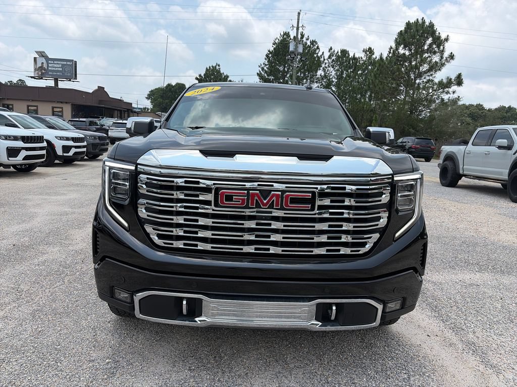 Used 2024 GMC Sierra 1500 Denali w/ Technology Package AWD/4WD image 9