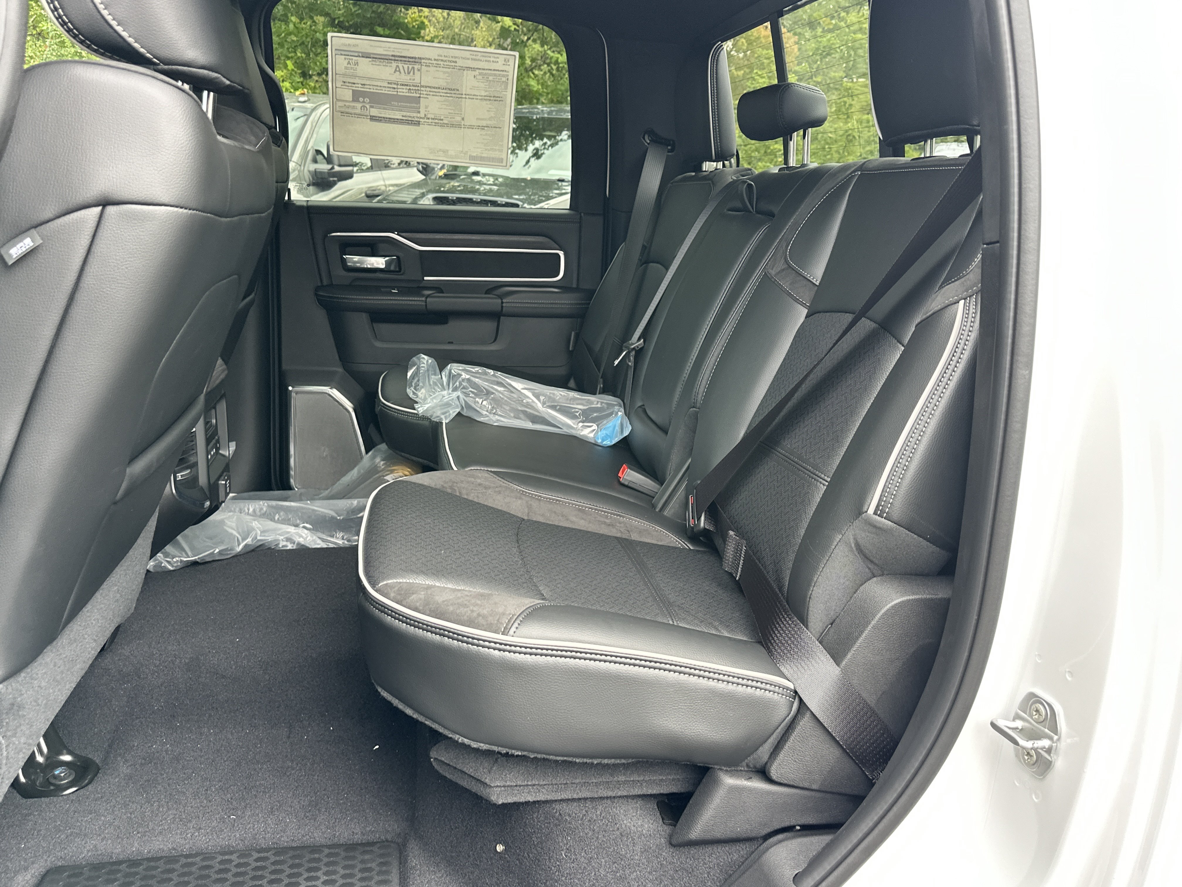 New 2027 RAM 2500 Laramie AWD/4WD image 31