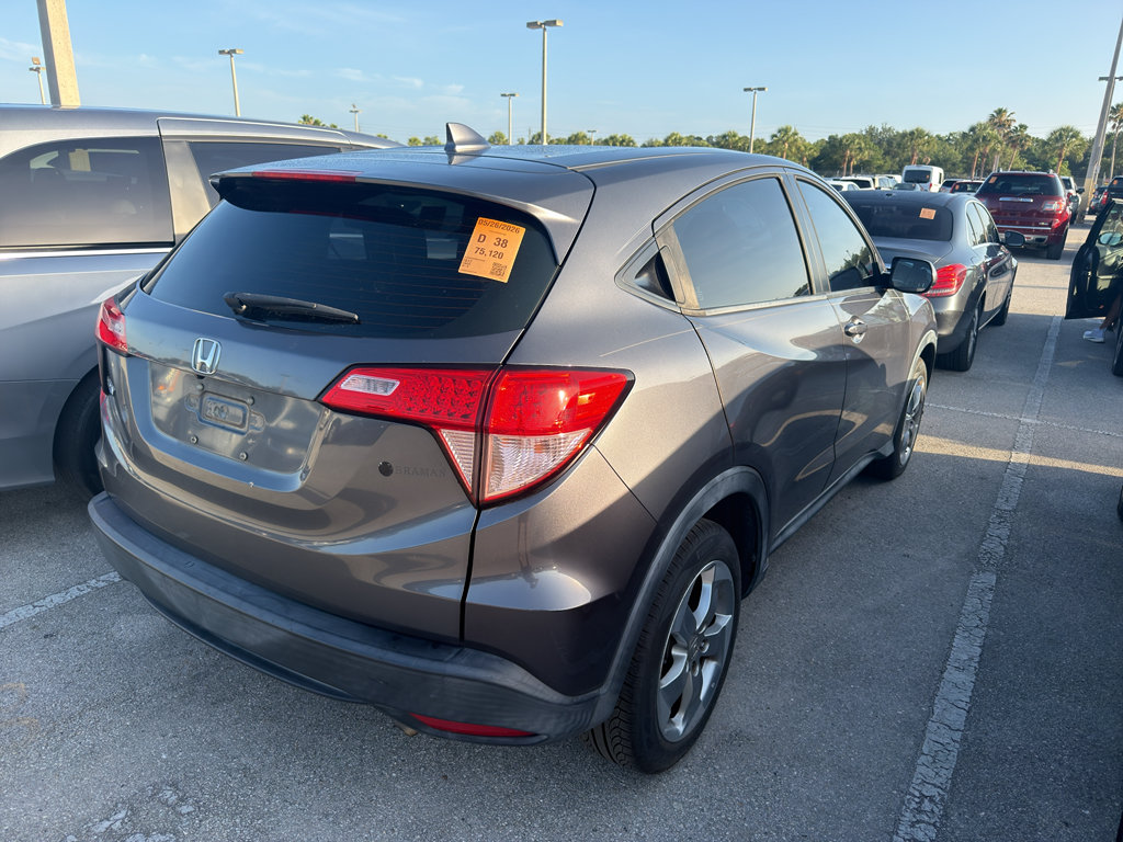 Used 2017 Honda HR-V LX image 3