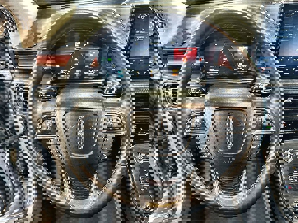 Used 2021 Lincoln Nautilus Reserve image 17