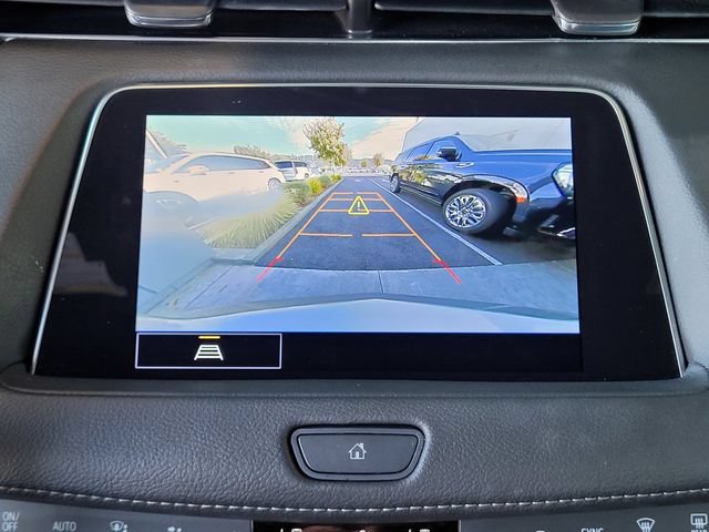Certified 2023 Cadillac XT4 Luxury w/ Cold Weather Package FWD image 11