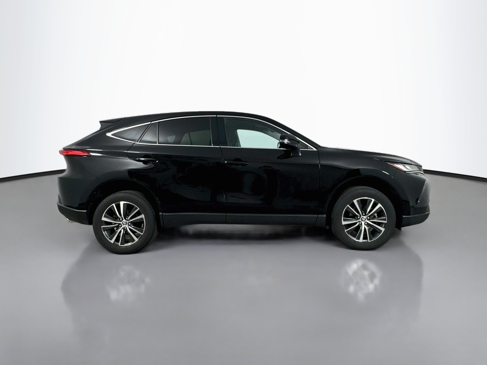 Certified 2024 Toyota Venza LE AWD/4WD image 8