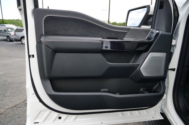 Used 2024 Ford F150 Lightning Platinum AWD/4WD image 29