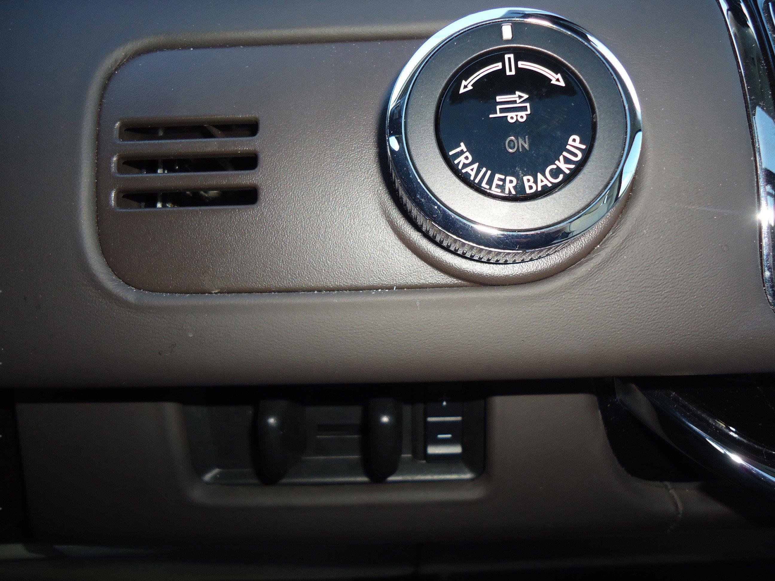 Used 2020 Lincoln Navigator Black Label w/ Cargo Convenience Package AWD/4WD image 24