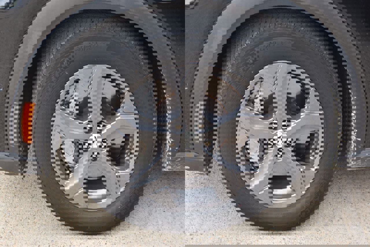 Used 2023 Ford Mustang Mach-E Select image 9