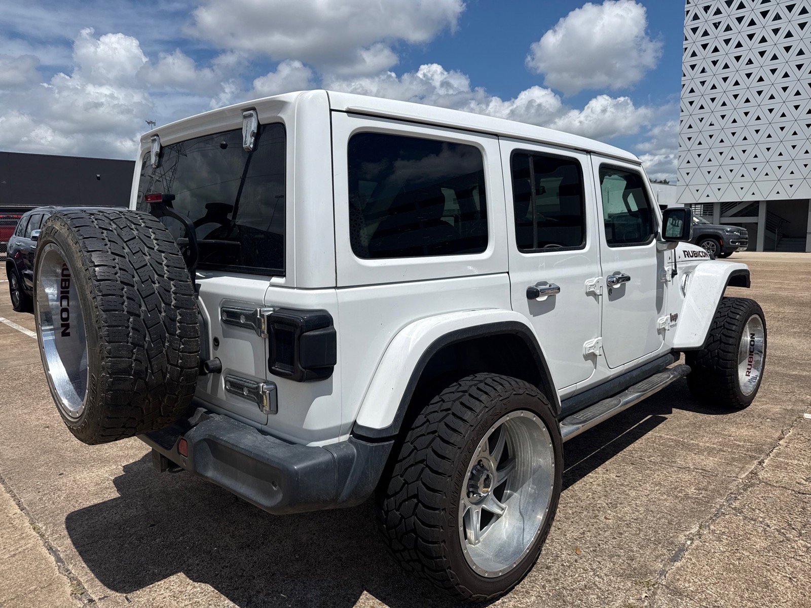 Used 2019 Jeep Wrangler Unlimited Rubicon AWD/4WD image 9