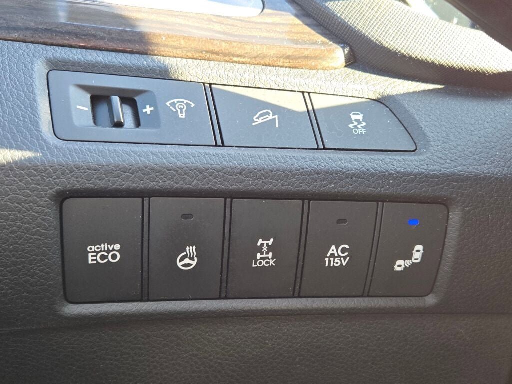 Used 2014 Hyundai Santa Fe Limited image 26