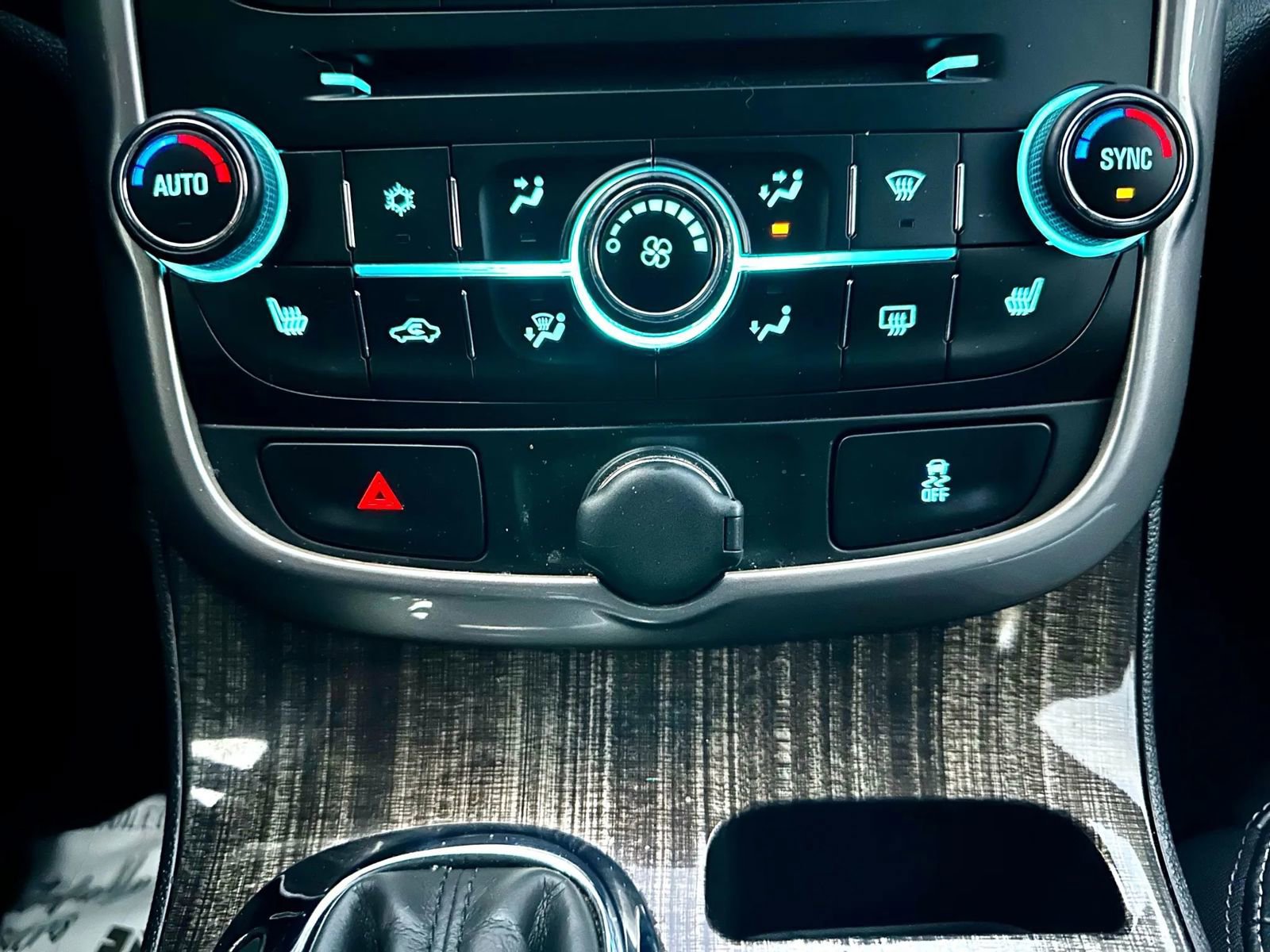 Used 2015 Chevrolet Malibu LTZ image 19