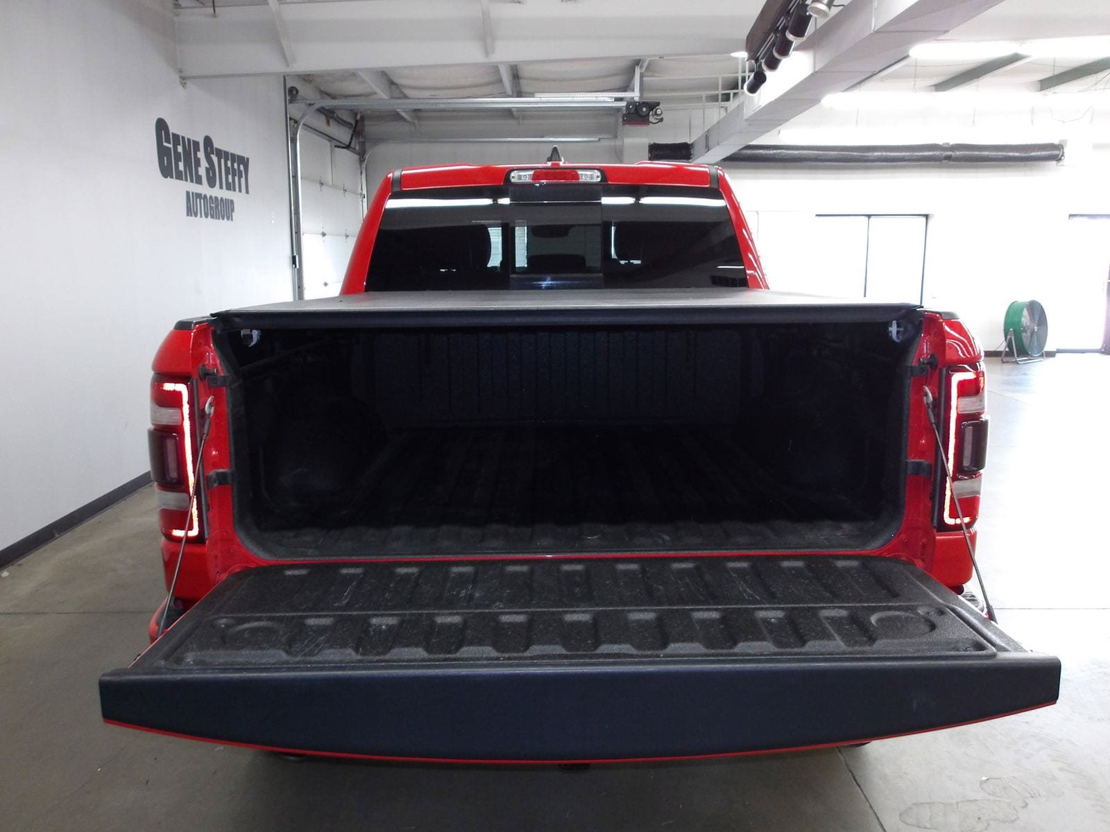 Used 2024 RAM 1500 Laramie AWD/4WD image 20