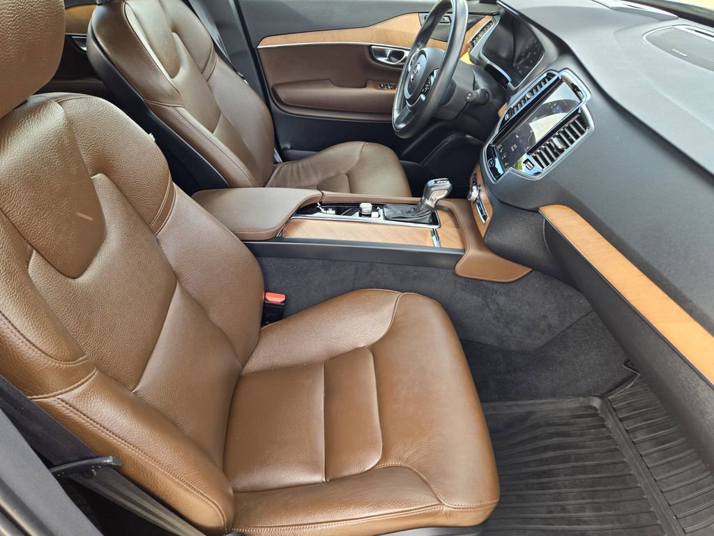 Used 2022 Volvo XC90 T6 Momentum w/ Advanced Package image 15