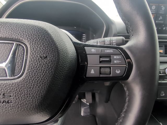 Used 2025 Honda Pilot Elite image 16