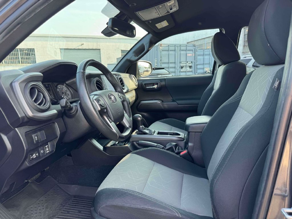 Used 2023 Toyota Tacoma TRD Sport AWD/4WD image 15