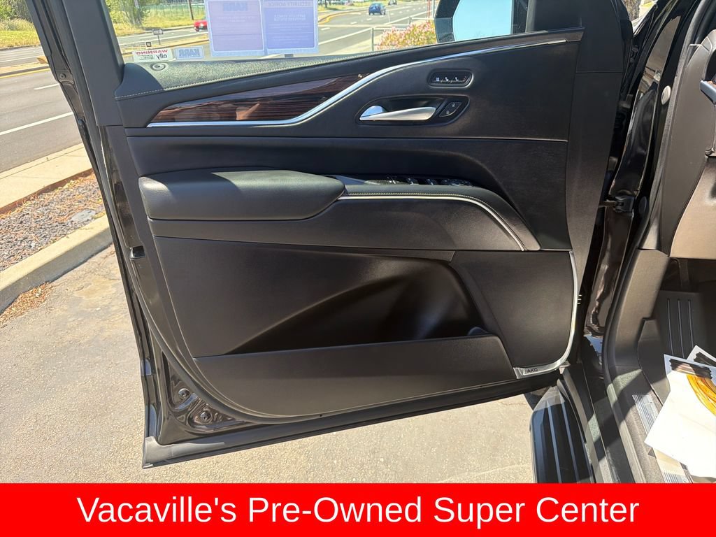 Used 2023 Cadillac Escalade Premium Luxury AWD/4WD image 10