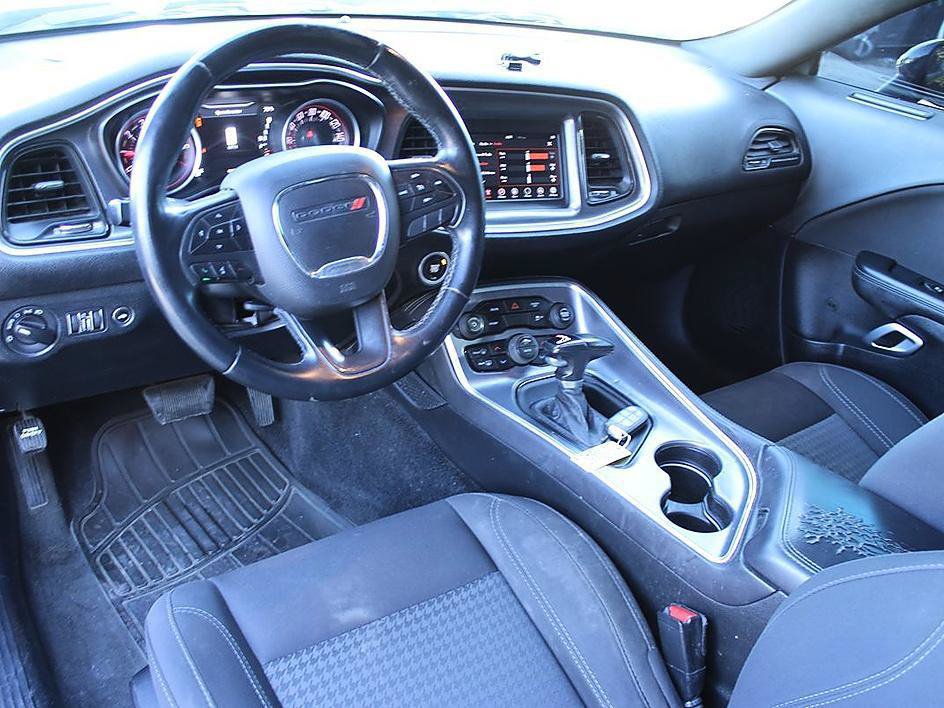 Used 2018 Dodge Challenger SXT RWD image 11