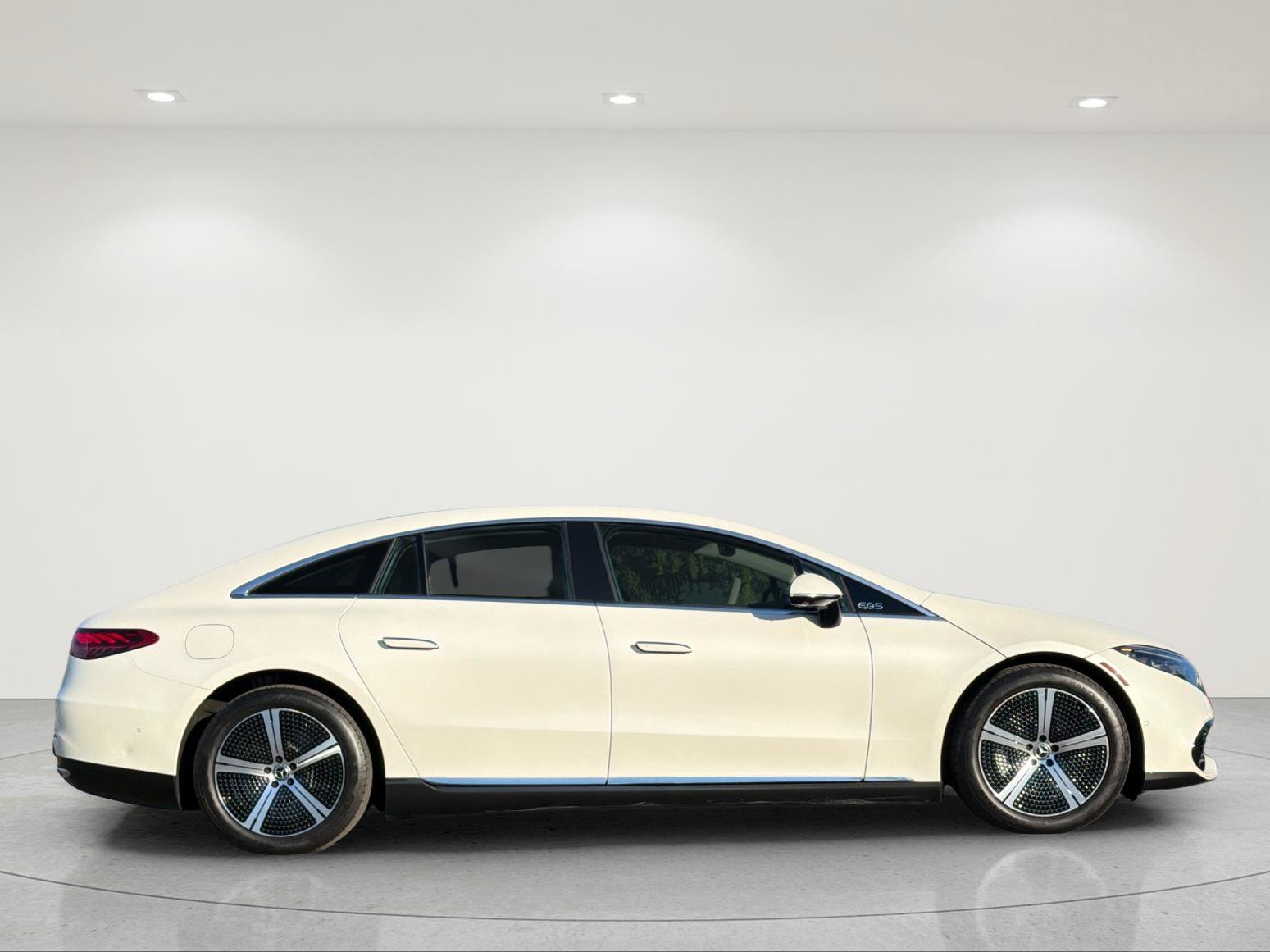 Used 2022 Mercedes-Benz EQS 450+ Sedan image 6