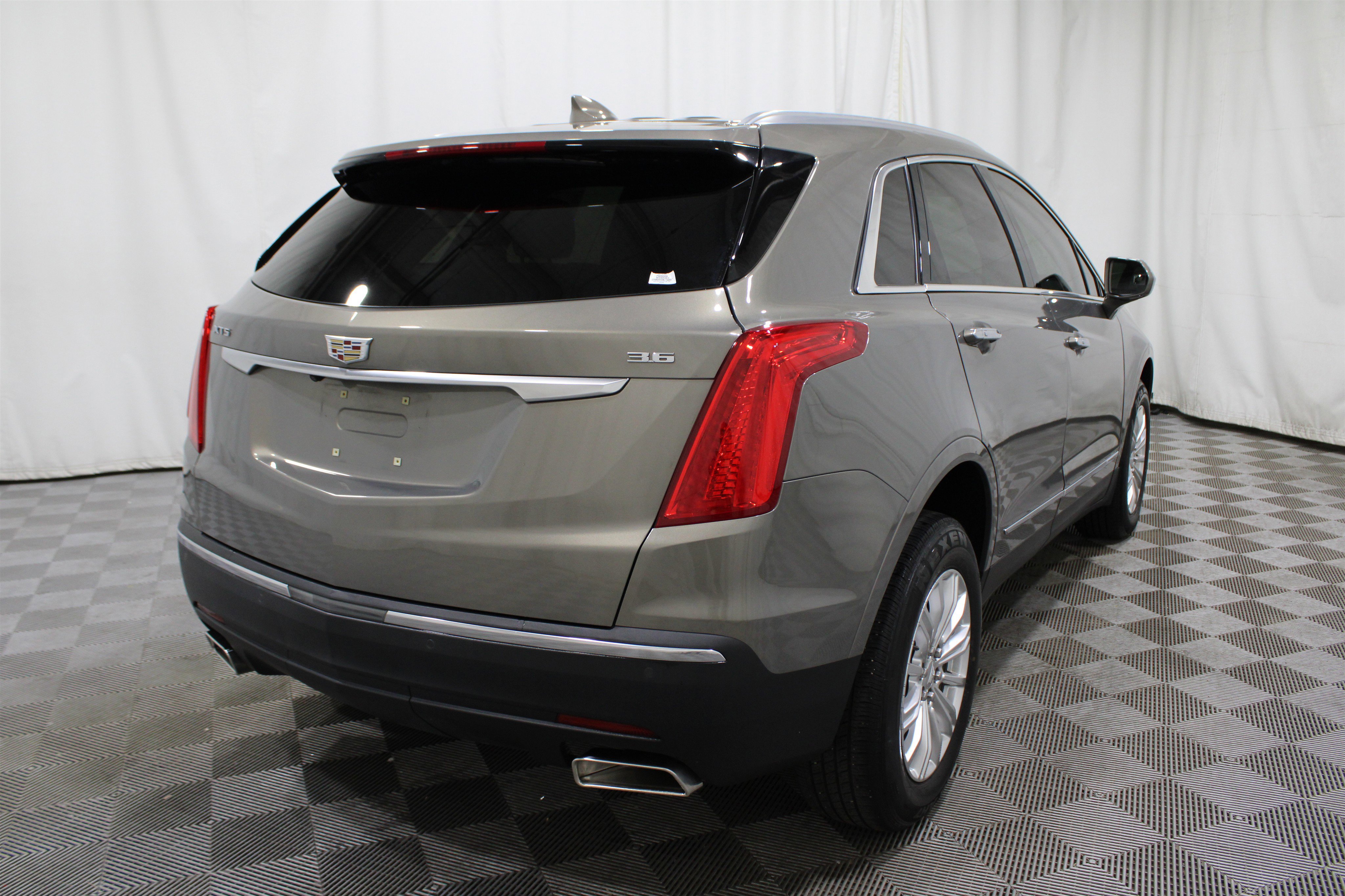 Used 2019 Cadillac XT5 FWD image 32