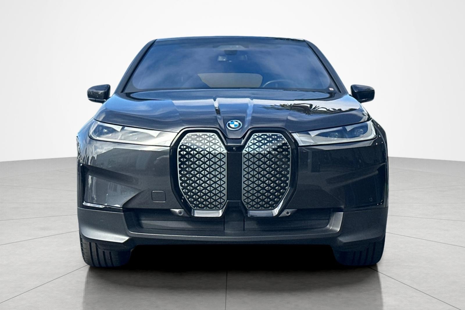 Used 2024 BMW iX xDrive50 AWD/4WD image 8