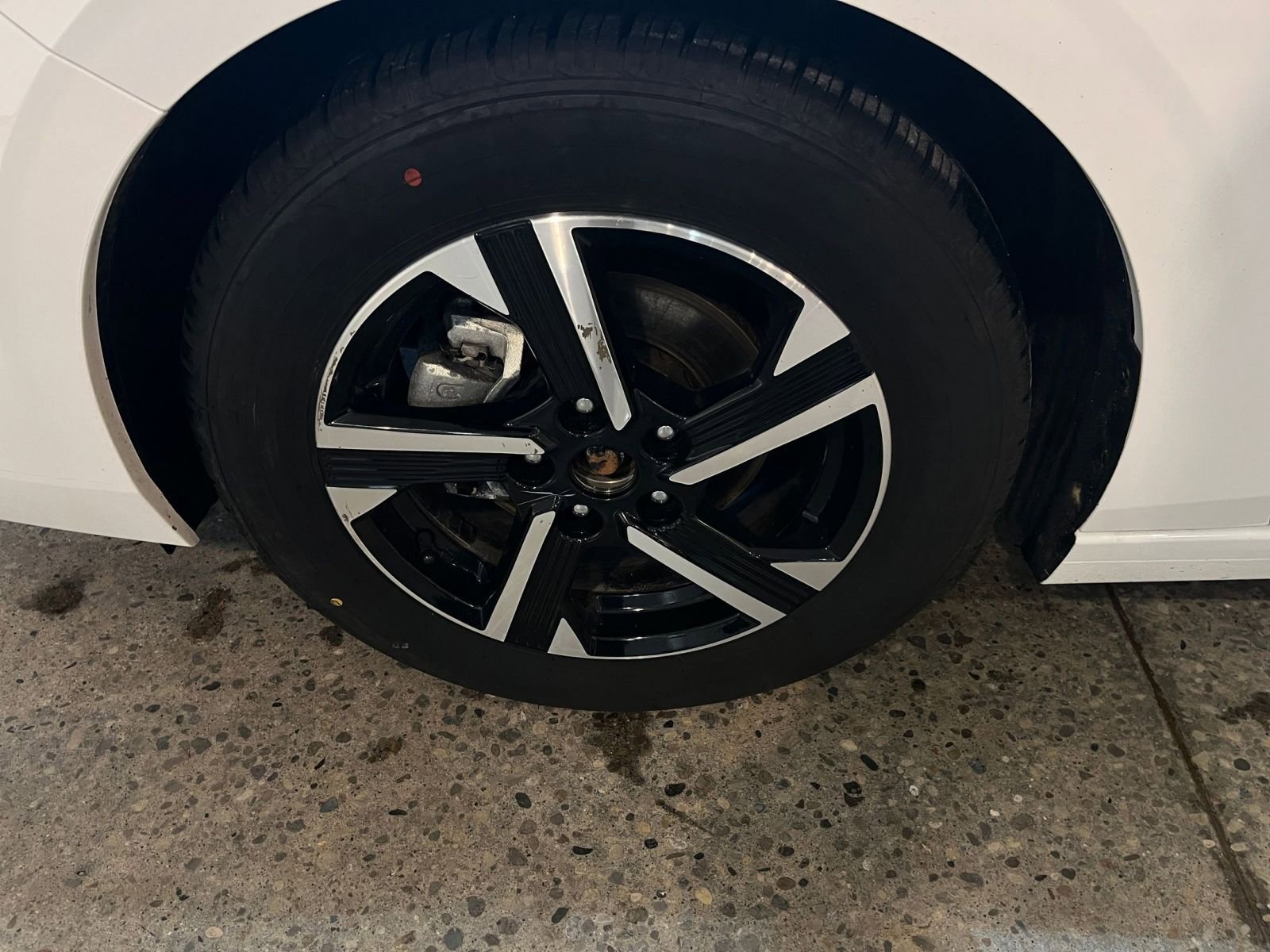 Used 2025 Nissan Sentra SV image 29