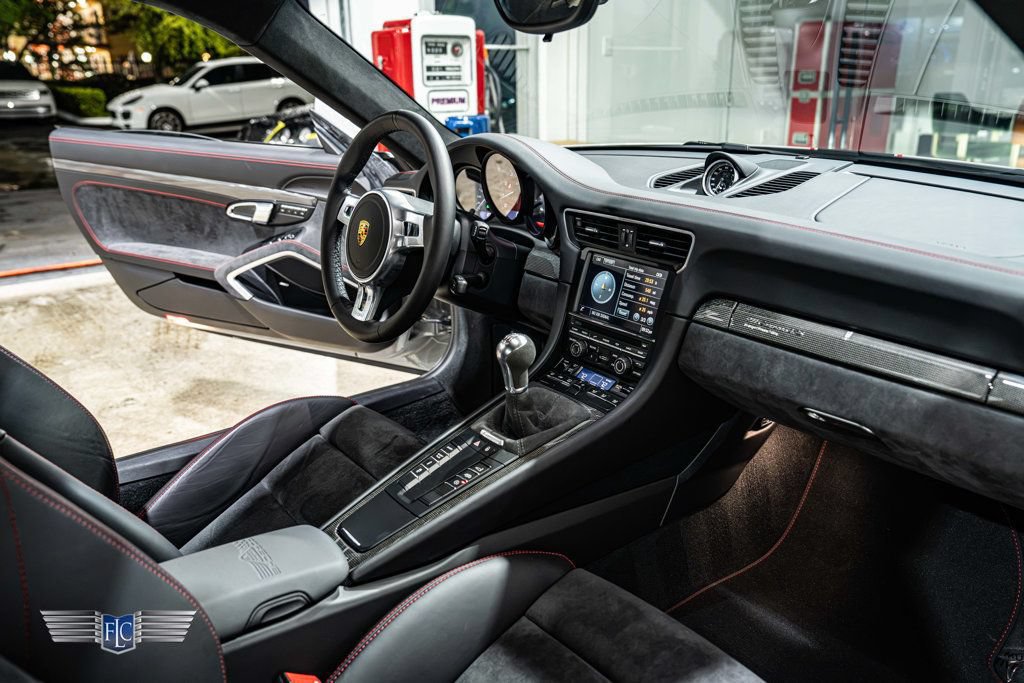 Used 2016 Porsche 911 GT3 RS image 2