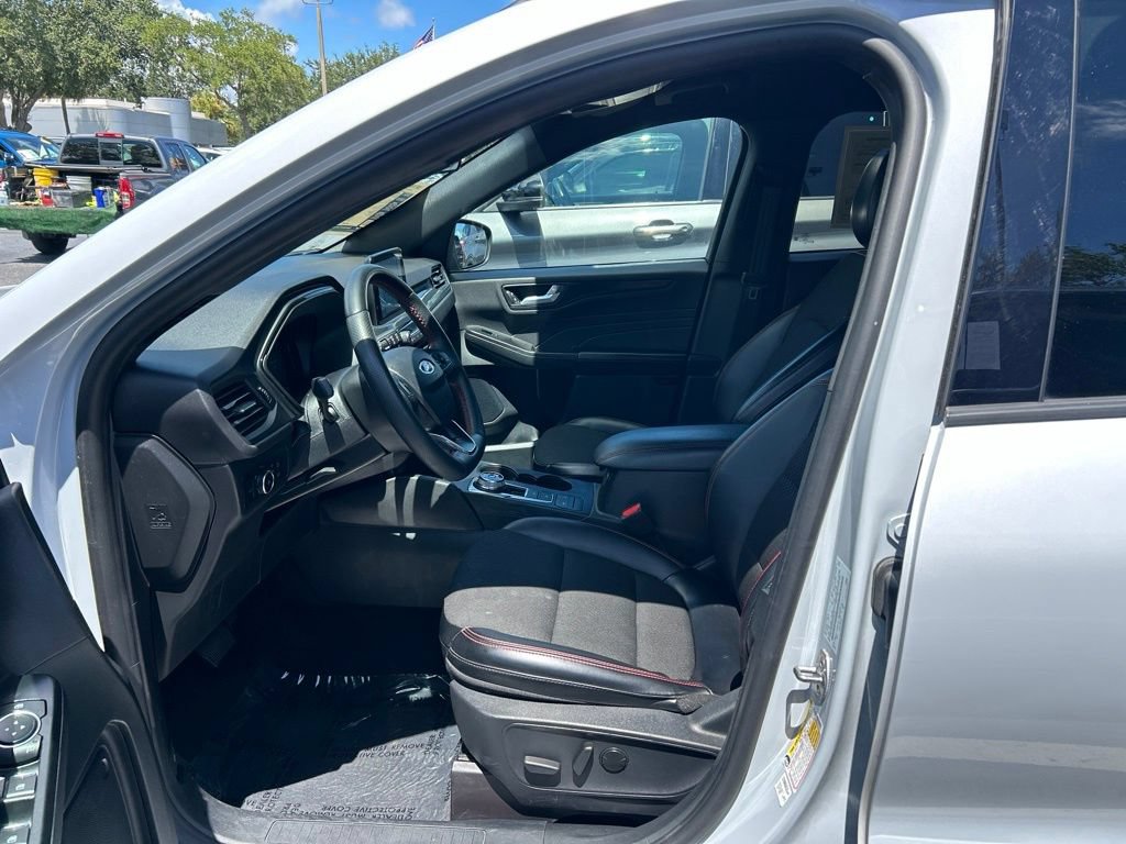 Used 2025 Ford Escape ST-Line Select AWD/4WD image 15