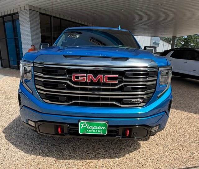 Used 2022 GMC Sierra 1500 AT4 w/ AT4 Preferred Package AWD/4WD image 3