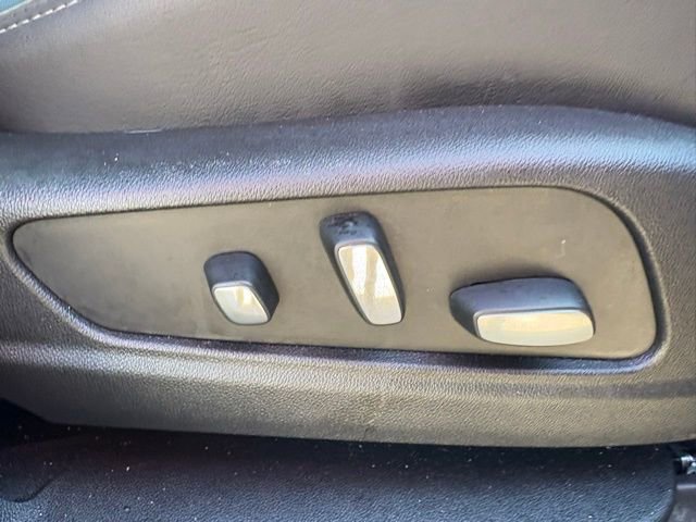 Used 2025 Cadillac XT6 Premium Luxury image 28