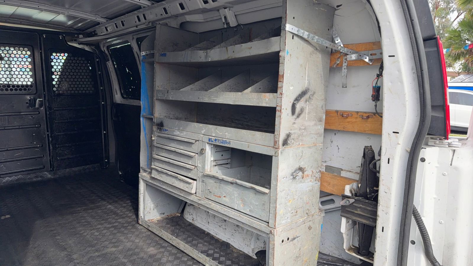 Used 2019 Chevrolet Express 2500 w/ Driver Convenience Package image 25
